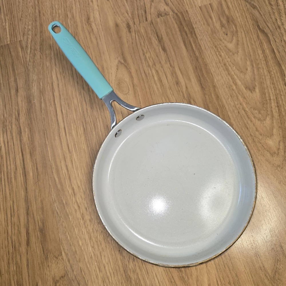 Pioneer Woman Teal and White 8 Inch Skillet with Silicone‎ Handle